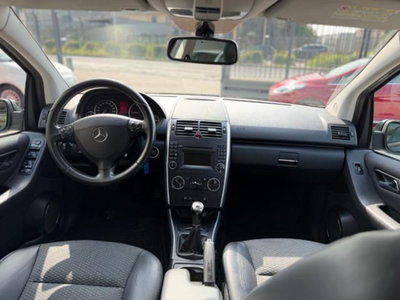 Mercedes-Benz Classe A 160 CDI BlueEFFICIENCY Avantgarde (13)