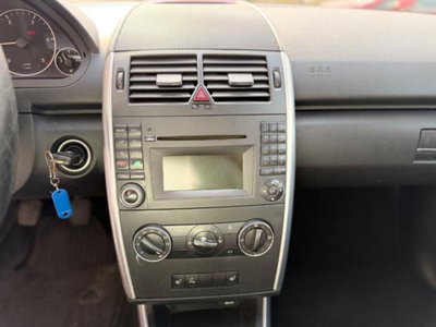 Mercedes-Benz Classe A 160 CDI BlueEFFICIENCY Avantgarde (15)