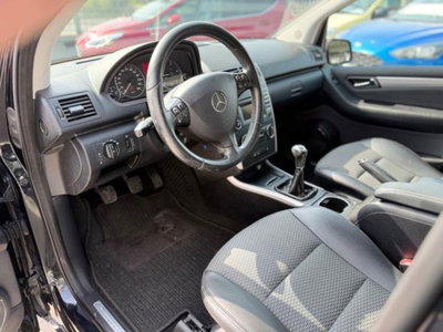Mercedes-Benz Classe A 160 CDI BlueEFFICIENCY Avantgarde (9)
