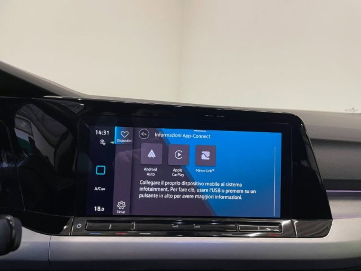 Volkswagen Golf Variant 1.0 eTSI EVO DSG Life (10)