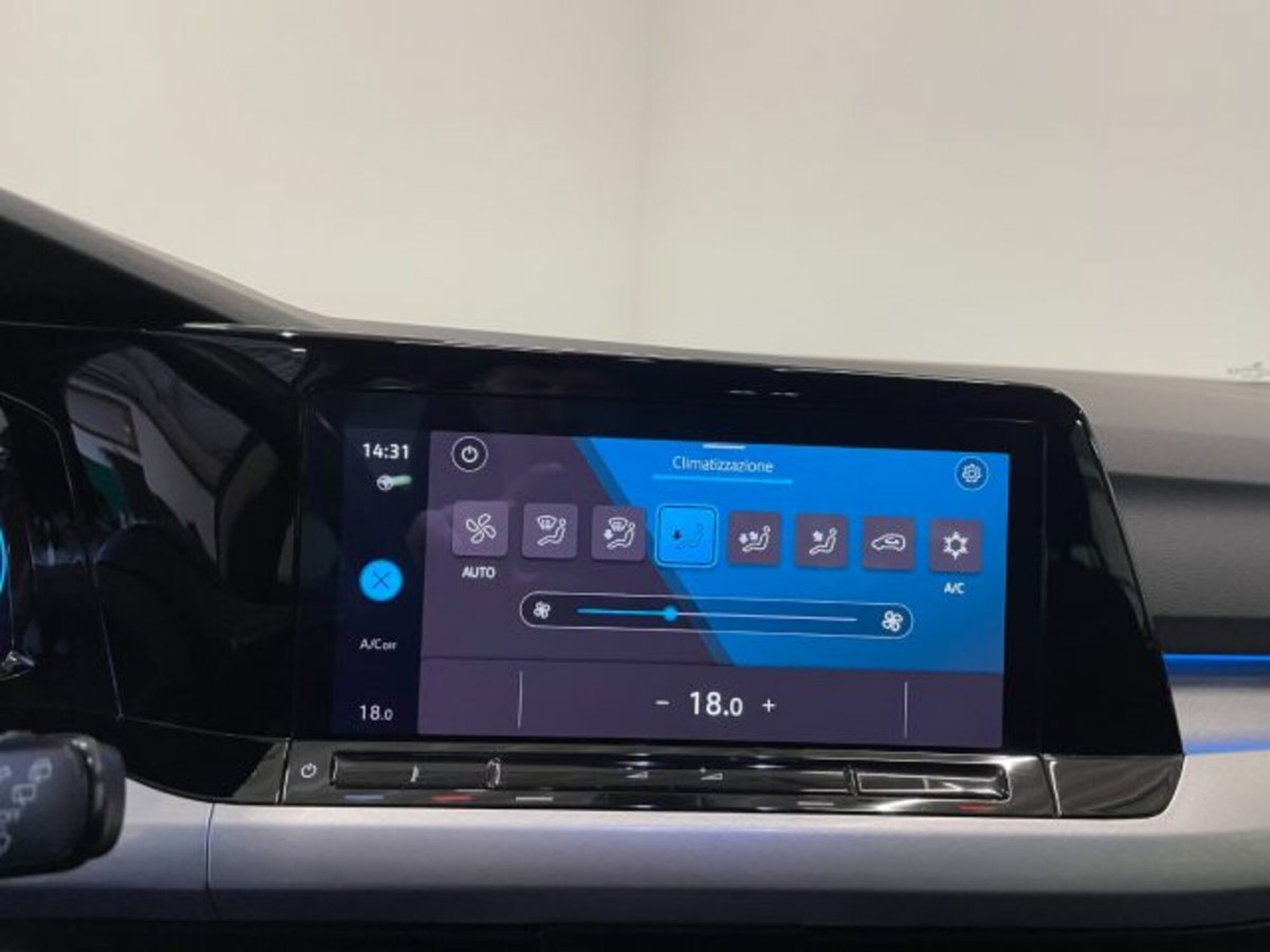 Volkswagen Golf Variant 1.0 eTSI EVO DSG Life (12)