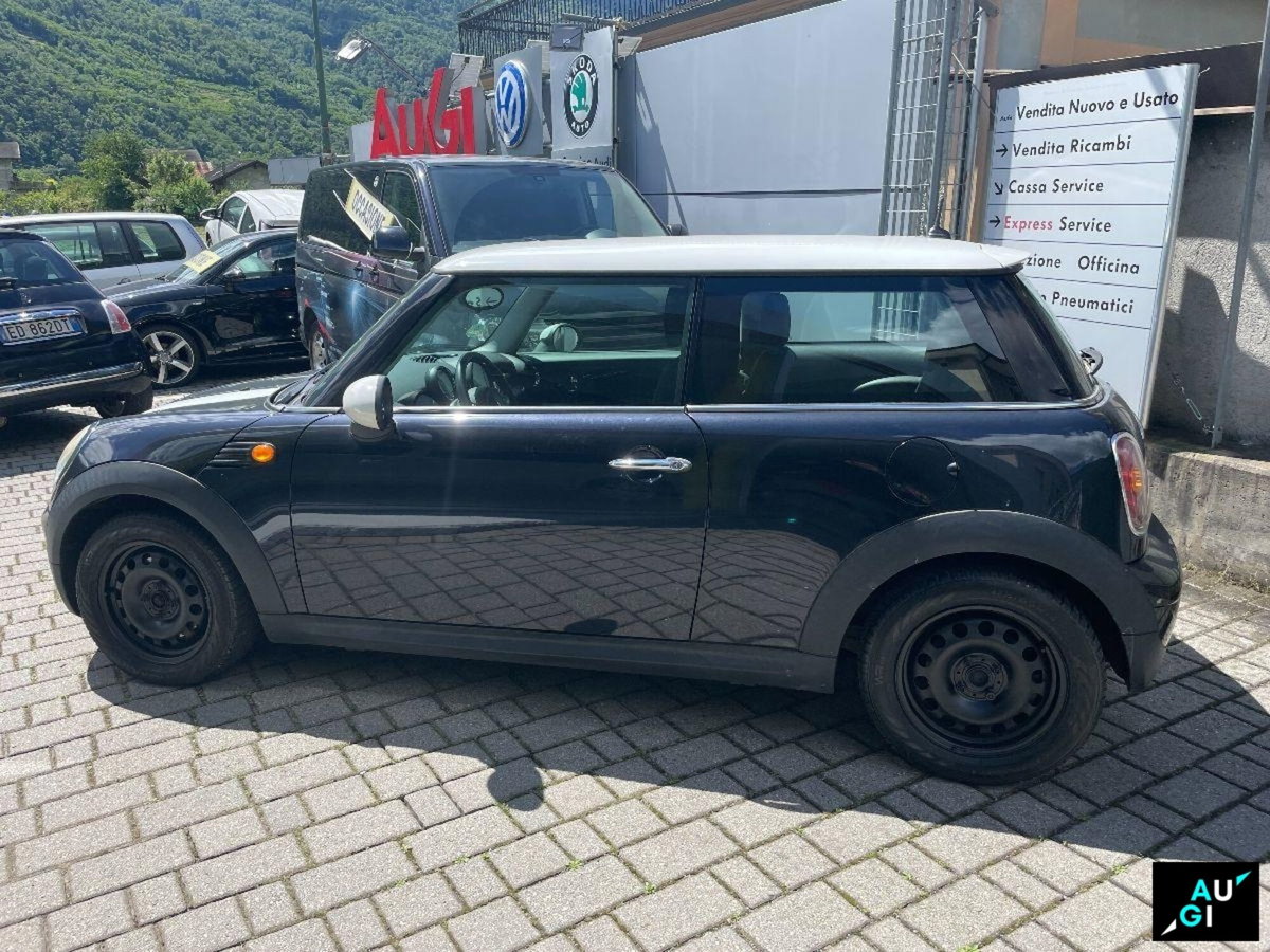 MINI Mini 1.6 16V Cooper (2)