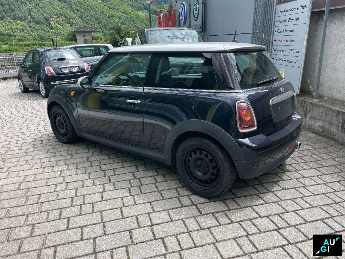 MINI Mini 1.6 16V Cooper (9)