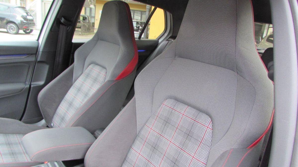 Volkswagen Golf GTI Performance 2.0 245 CV TSI DSG 5p. BMT (16)