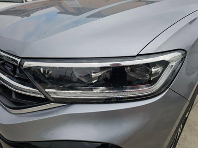 Volkswagen T-Roc 1.0 tsi R-Line 115cv (2)