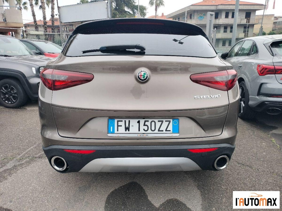 Alfa Romeo Stelvio Stelvio 2.2 Turbodiesel 180 CV AT8 RWD Business (5)
