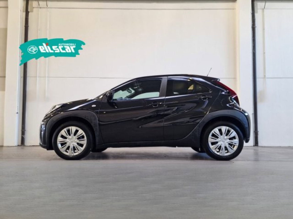 Toyota Aygo X 1.0 VVT-i 72 CV 5 porte Limited Air (4)