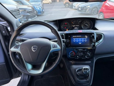 Lancia Ypsilon 1.0 FireFly 5 porte S&S Hybrid Ecochic A. Ferretti (13)