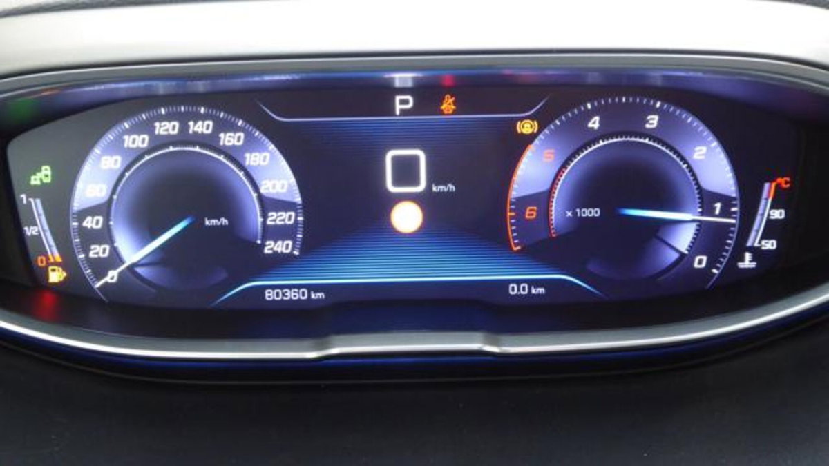 Peugeot 3008 BlueHDi 120 EAT6 S&S Allure (11)