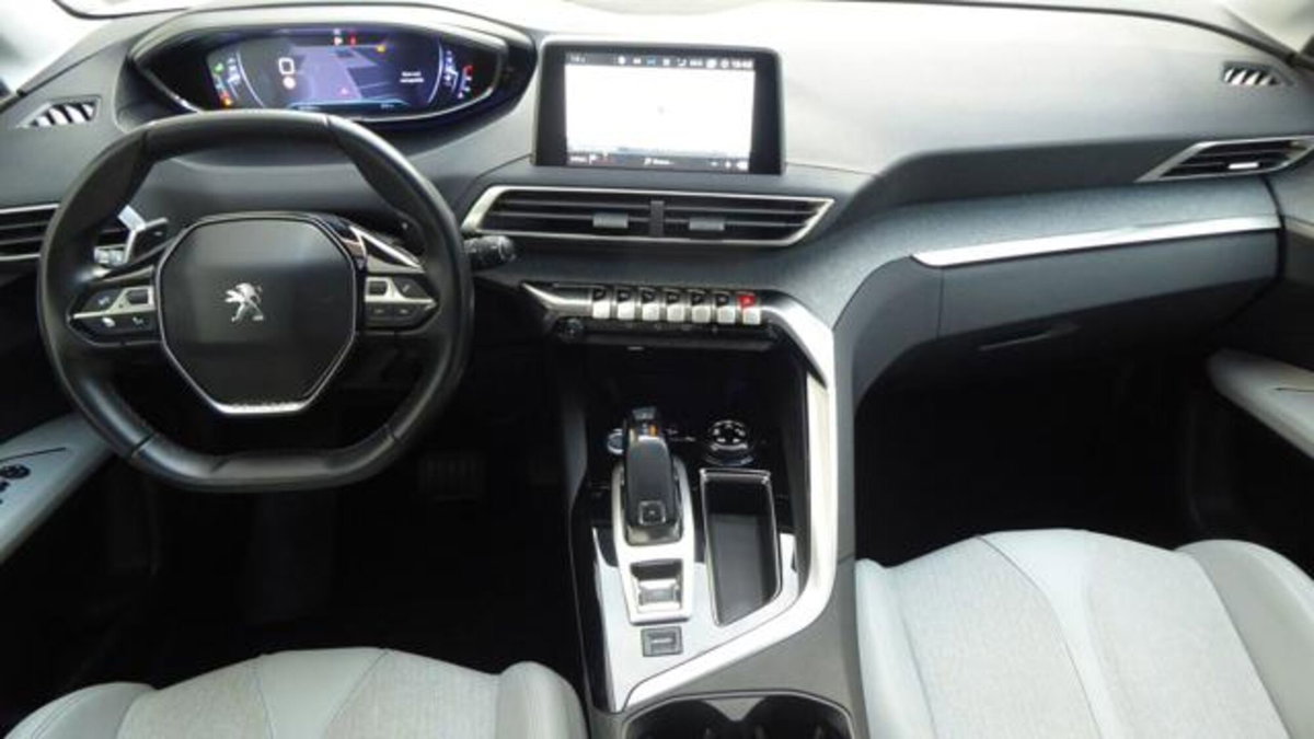 Peugeot 3008 BlueHDi 120 EAT6 S&S Allure (16)