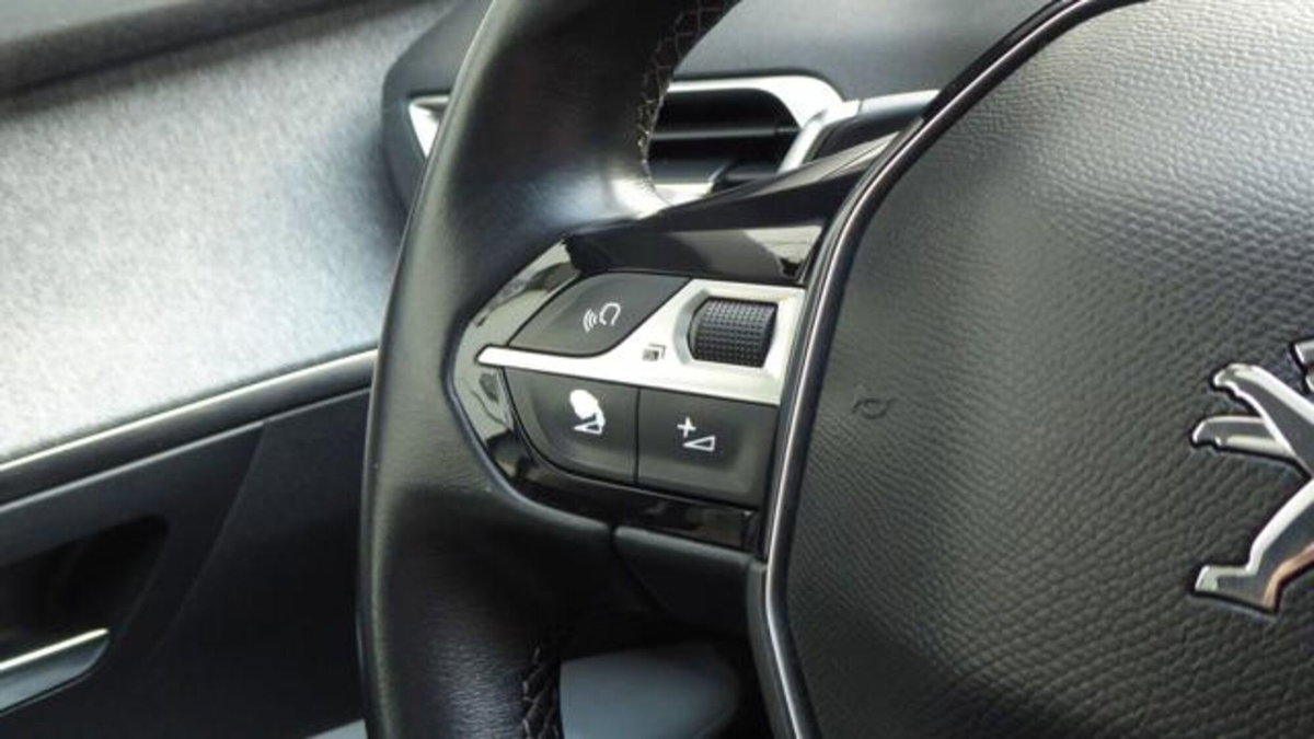 Peugeot 3008 BlueHDi 120 EAT6 S&S Allure (20)