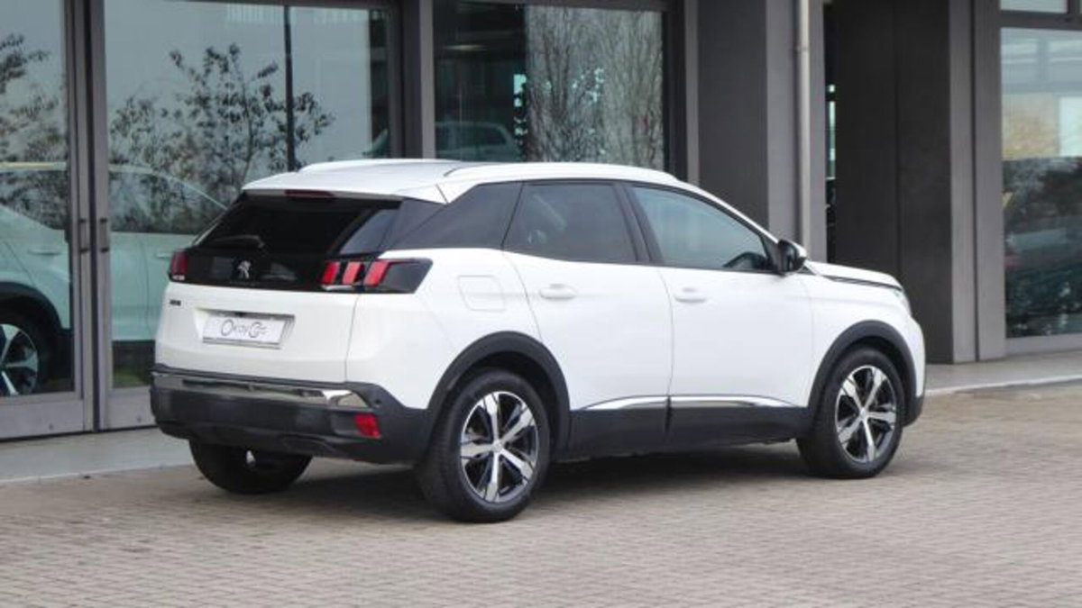 Peugeot 3008 BlueHDi 120 EAT6 S&S Allure (3)