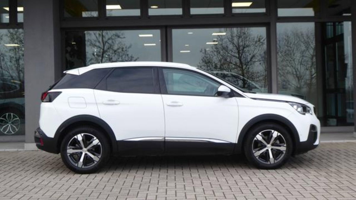 Peugeot 3008 BlueHDi 120 EAT6 S&S Allure (4)