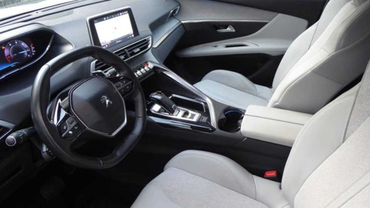 Peugeot 3008 BlueHDi 120 EAT6 S&S Allure (7)