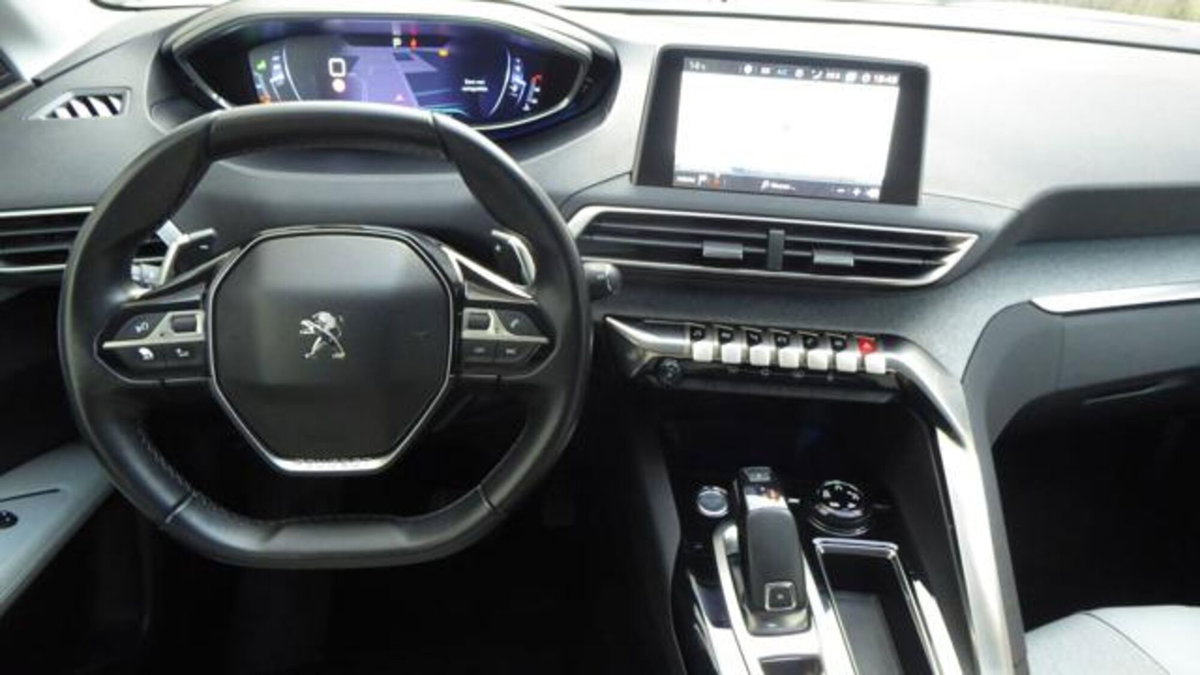Peugeot 3008 BlueHDi 120 EAT6 S&S Allure (9)