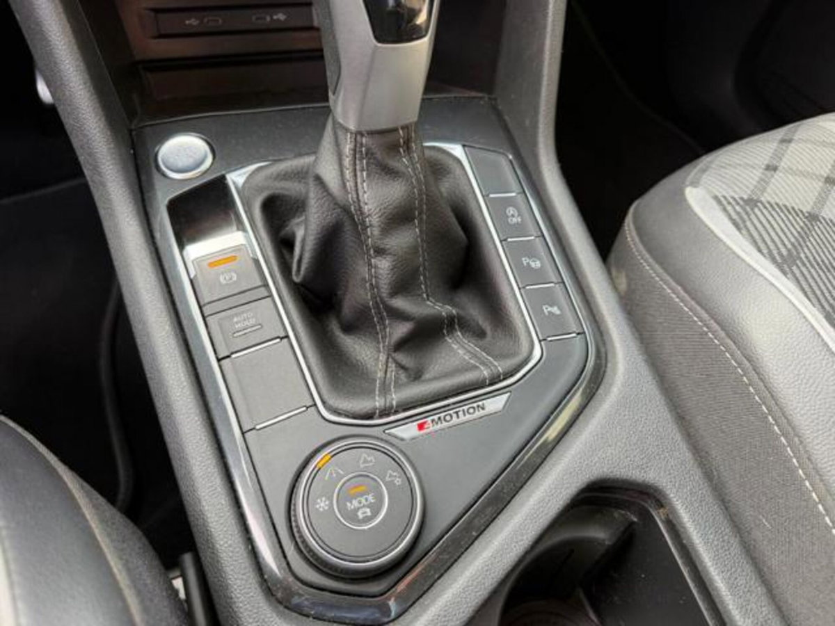 Volkswagen Tiguan 2.0 TDI 200 CV SCR DSG 4MOTION R-Line (10)