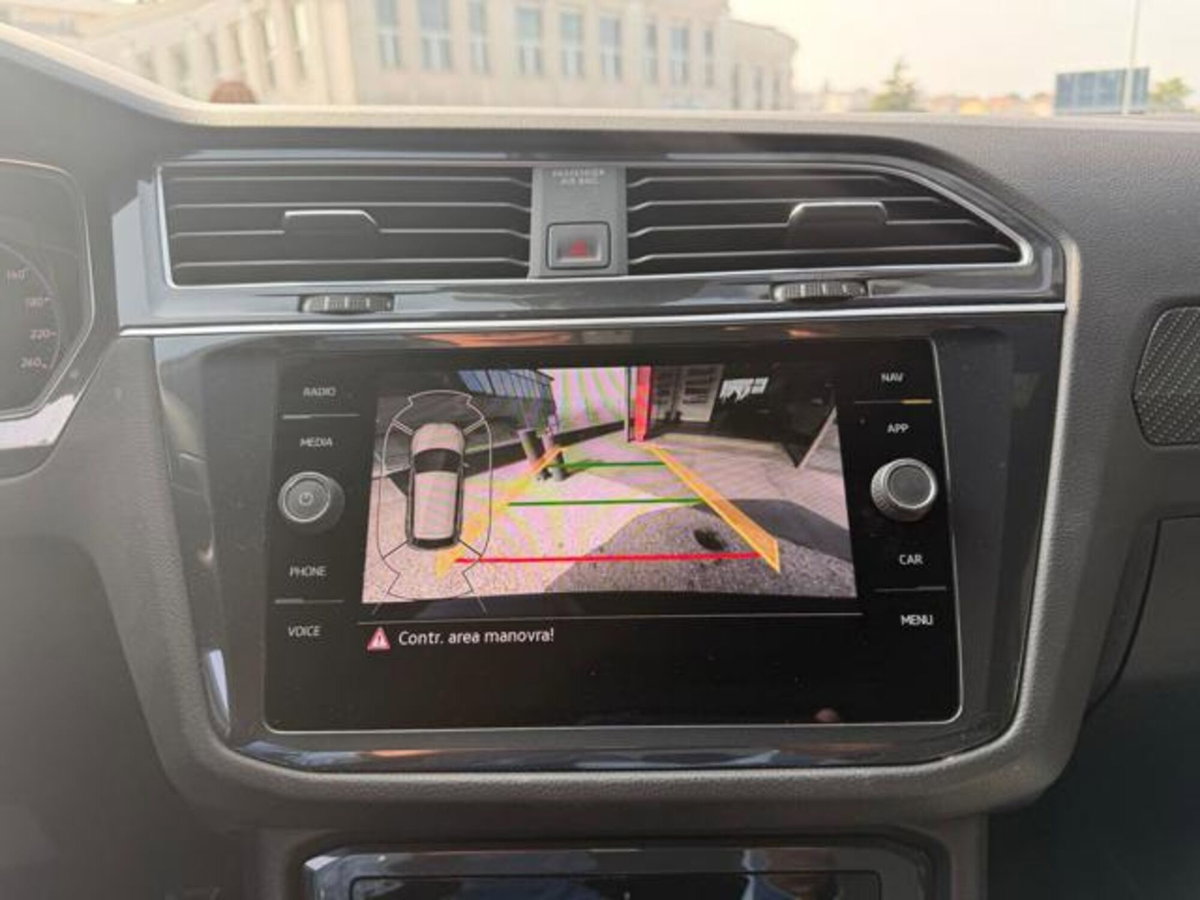 Volkswagen Tiguan 2.0 TDI 200 CV SCR DSG 4MOTION R-Line (9)