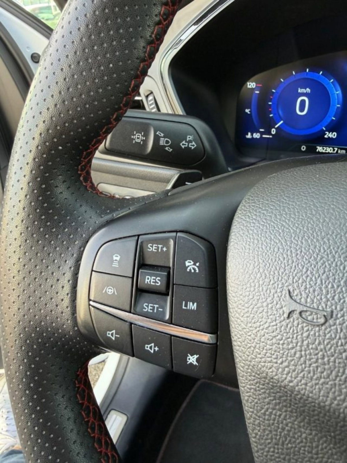 Ford Kuga 1.5 EcoBlue 120 CV aut. 2WD ST-Line X (14)