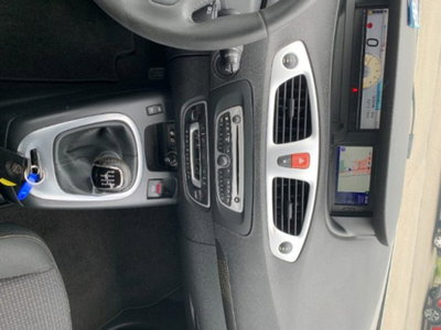Renault Scenic E-Tech Electric 1.5 dCi 110CV Luxe (16)