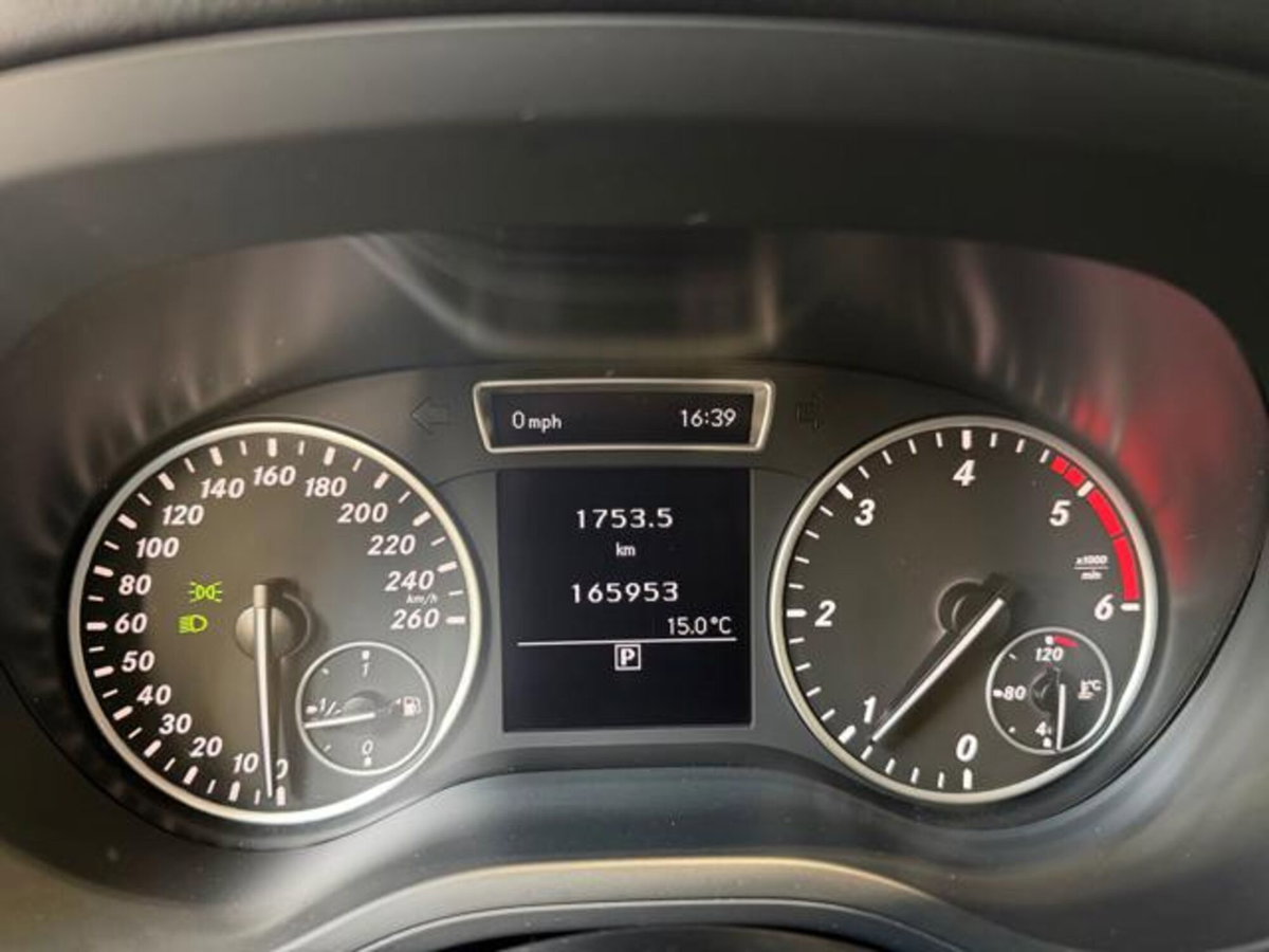 Mercedes-Benz Classe B 180 CDI Executive (10)