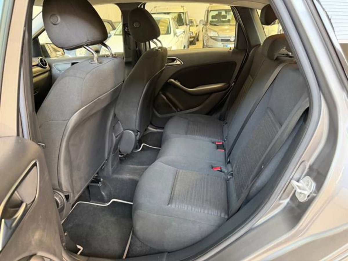 Mercedes-Benz Classe B 180 CDI Executive (11)