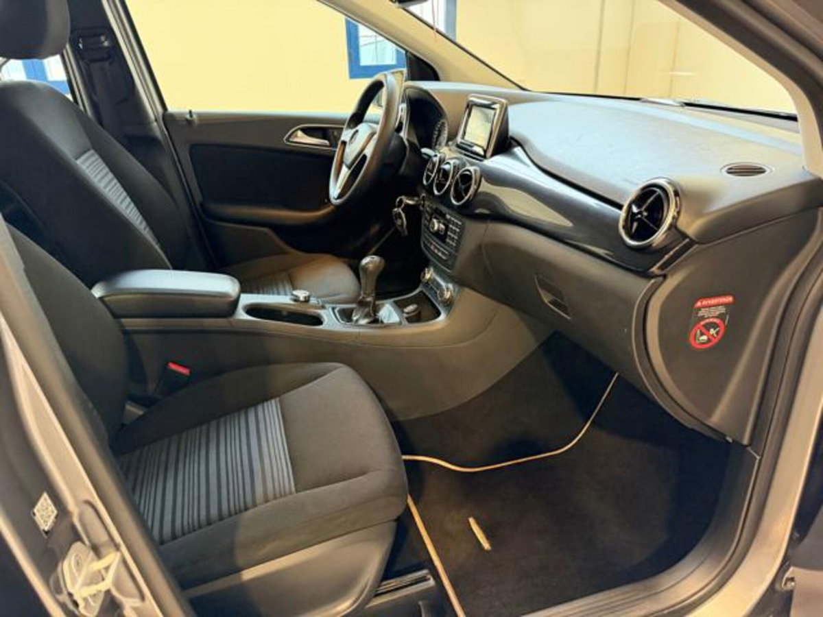 Mercedes-Benz Classe B 180 CDI Executive (14)