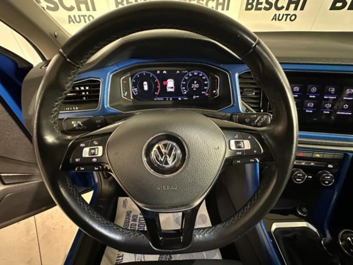 Volkswagen T-Roc 1.5 tsi Style (9)