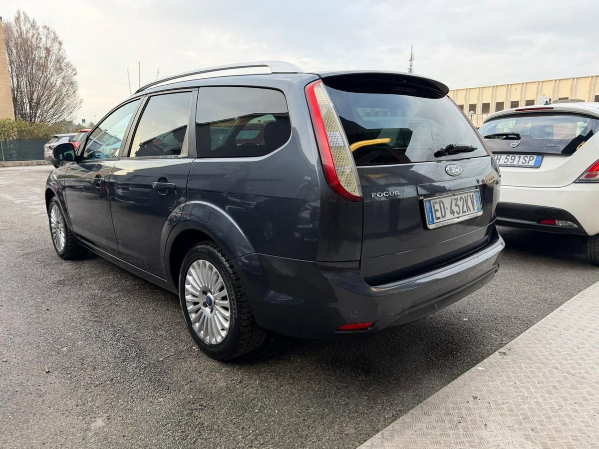 Ford Focus Station Wagon 1.6 120 CV GPL SW Titanium (6)