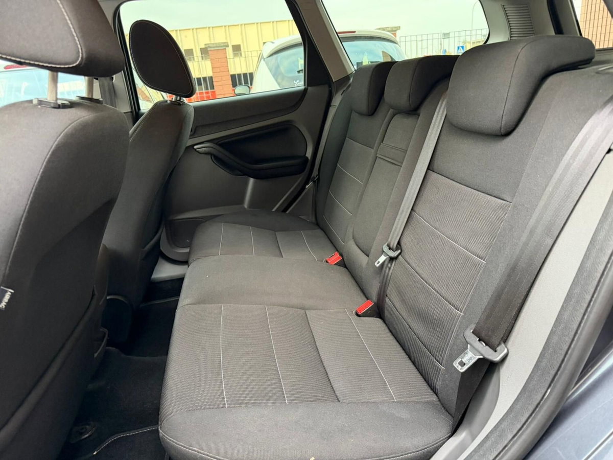 Ford Focus Station Wagon 1.6 120 CV GPL SW Titanium (8)
