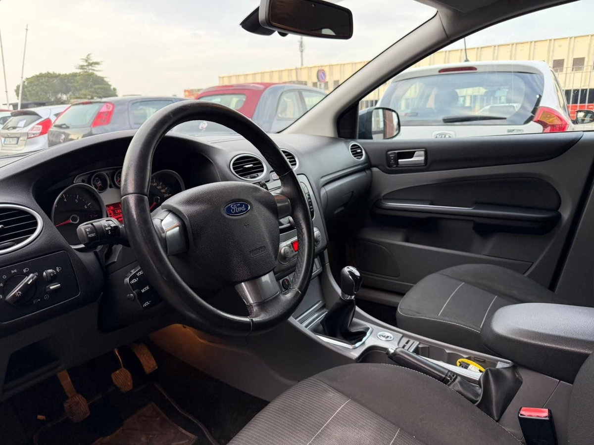 Ford Focus Station Wagon 1.6 120 CV GPL SW Titanium (9)