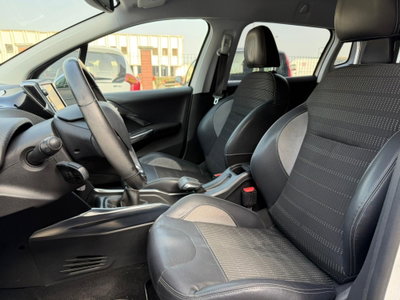 Peugeot 2008 VTi 82CV Allure (9)