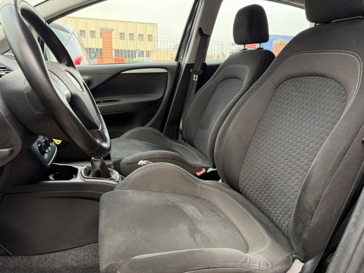 Fiat Punto 1.2 8V 5 porte Lounge (8)