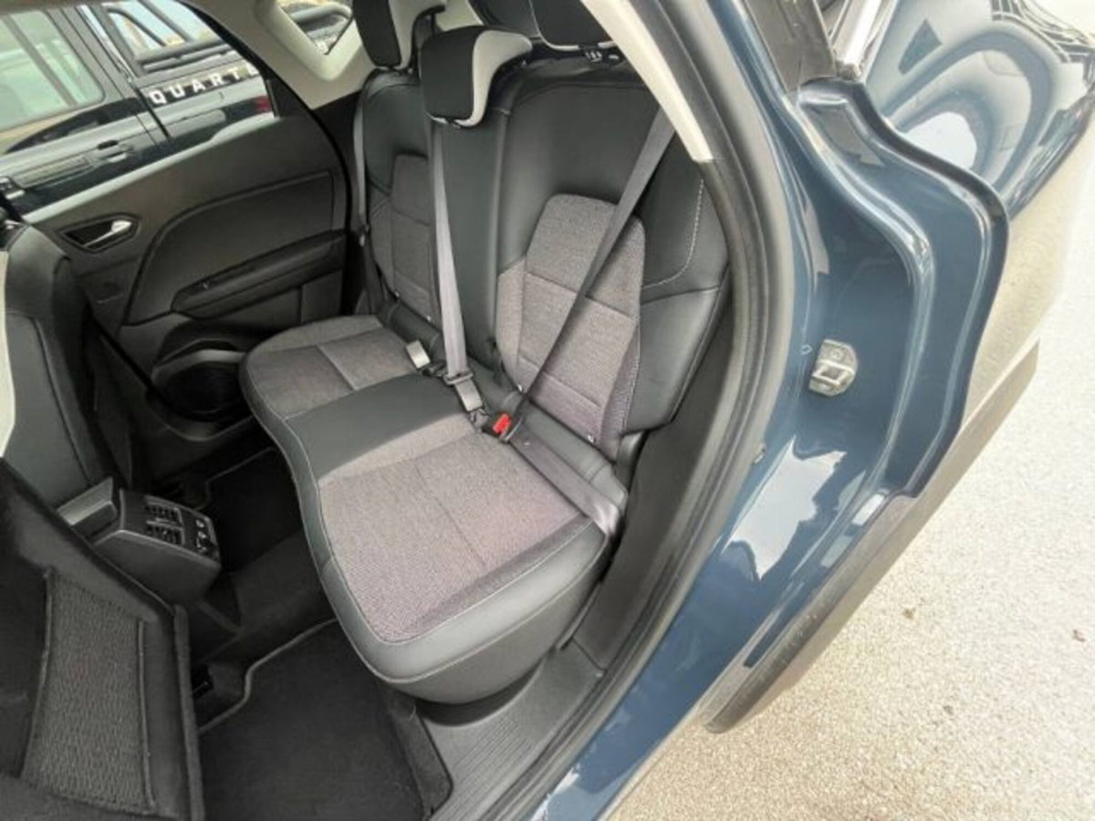 Renault Captur Mild Hybrid 140 CV Techno (9)