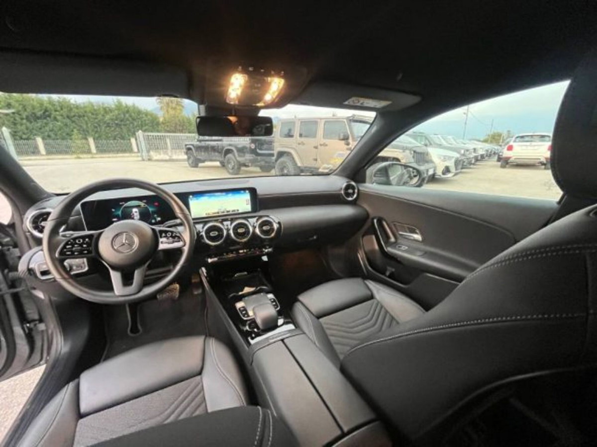 Mercedes-Benz Classe A Sedan 180 d Automatic 4p. Sport (10)