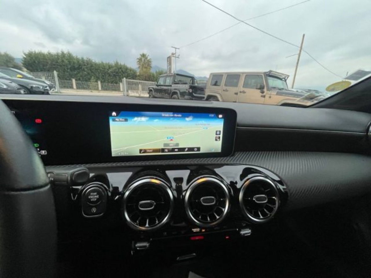 Mercedes-Benz Classe A Sedan 180 d Automatic 4p. Sport (11)
