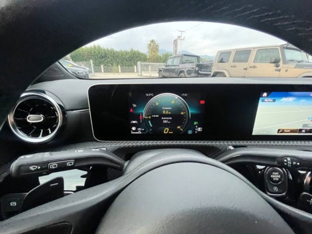 Mercedes-Benz Classe A Sedan 180 d Automatic 4p. Sport (12)