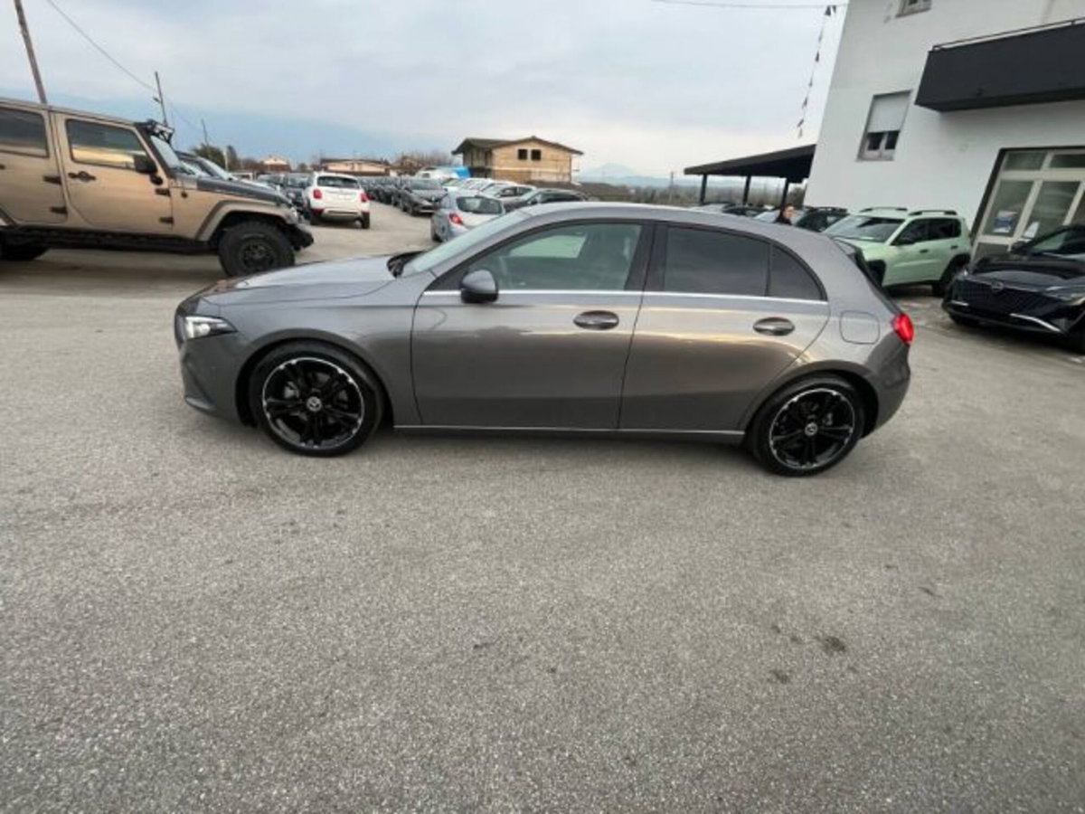 Mercedes-Benz Classe A Sedan 180 d Automatic 4p. Sport (7)
