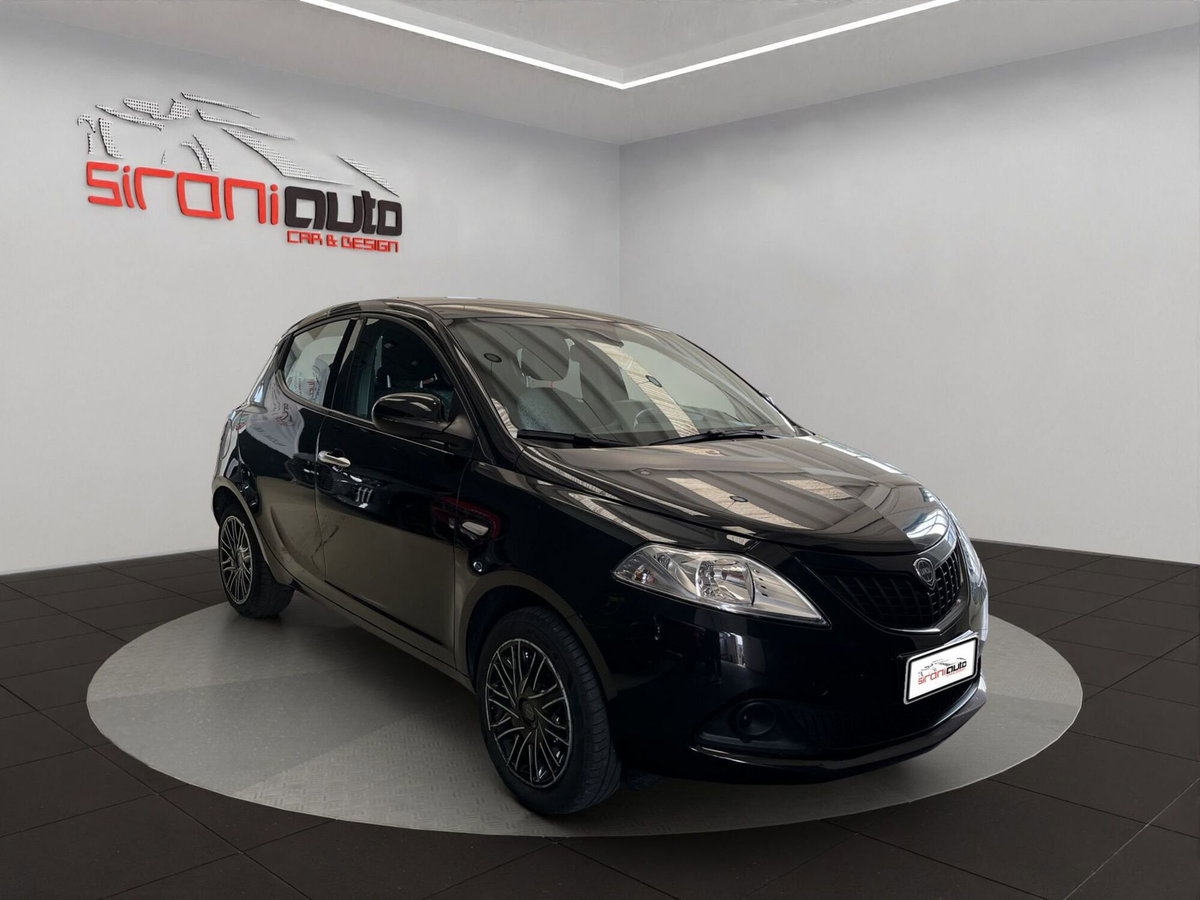 Lancia Ypsilon 1.0 FireFly 5 porte S&S Hybrid Silver Plus (11)