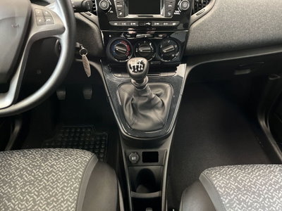Lancia Ypsilon 1.0 FireFly 5 porte S&S Hybrid Silver Plus (19)