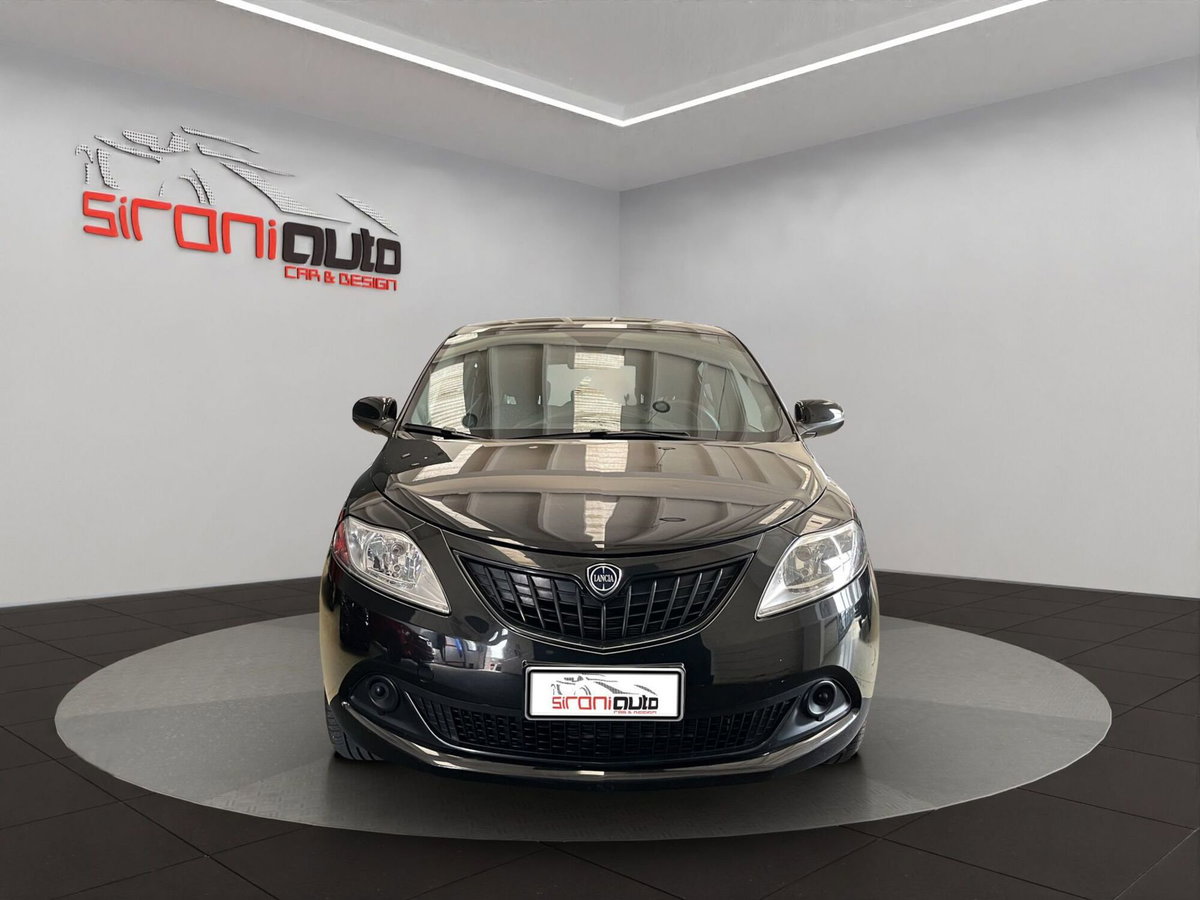 Lancia Ypsilon 1.0 FireFly 5 porte S&S Hybrid Silver Plus (2)