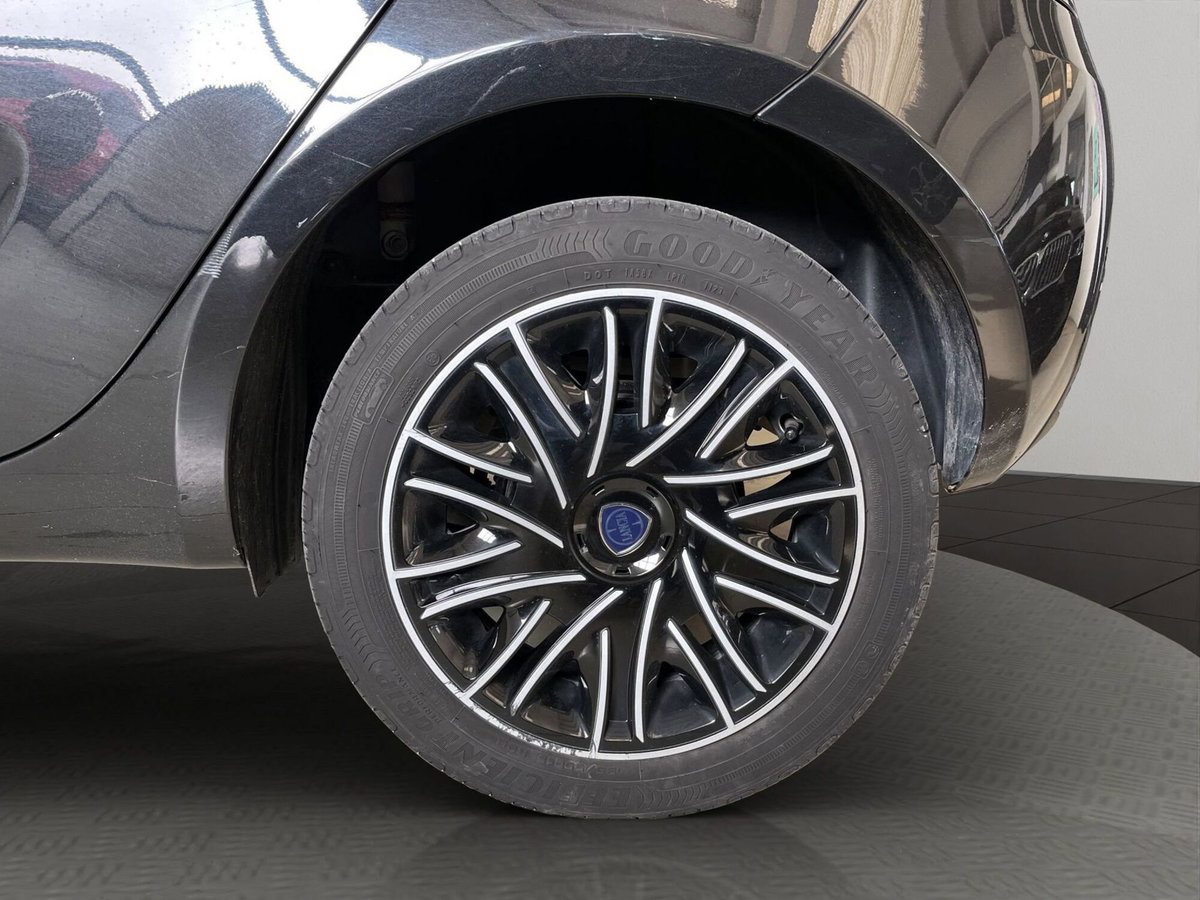 Lancia Ypsilon 1.0 FireFly 5 porte S&S Hybrid Silver Plus (4)