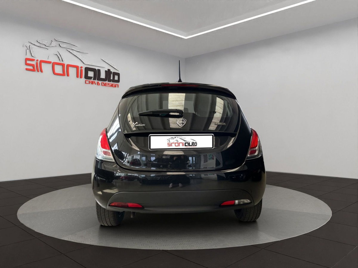 Lancia Ypsilon 1.0 FireFly 5 porte S&S Hybrid Silver Plus (6)
