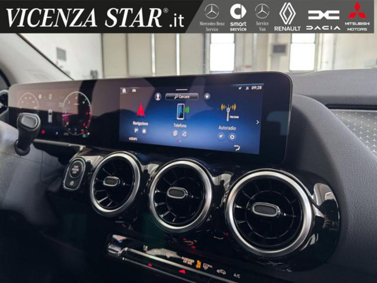 Mercedes-Benz GLA SUV 180 d Progressive Advanced auto (10)