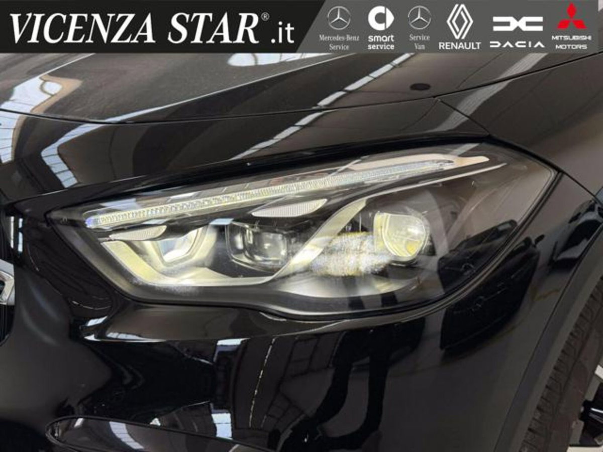 Mercedes-Benz GLA SUV 180 d Progressive Advanced auto (2)