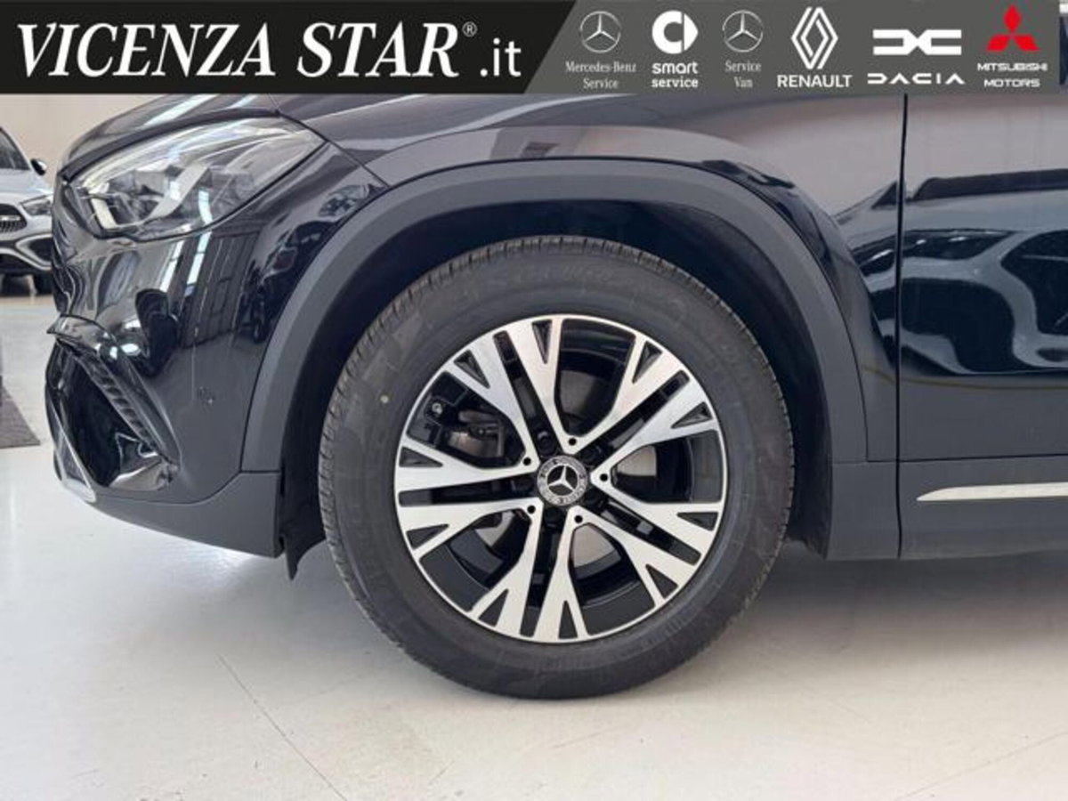 Mercedes-Benz GLA SUV 180 d Progressive Advanced auto (5)