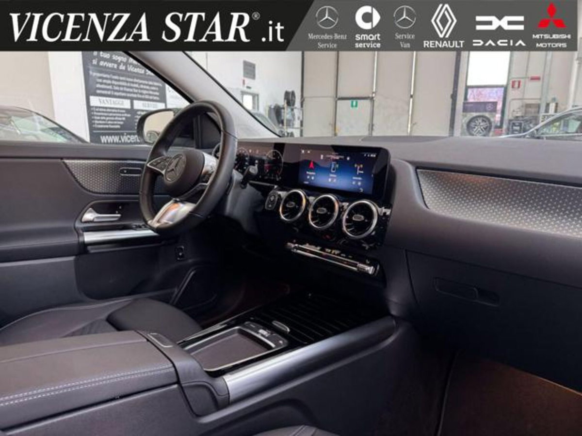 Mercedes-Benz GLA SUV 180 d Progressive Advanced auto (9)