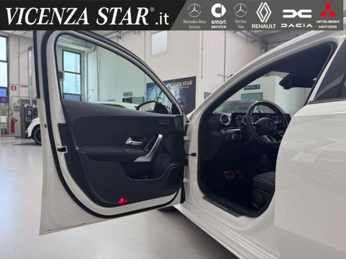 Mercedes-Benz Classe A 200 d AMG Line Premium Plus auto (13)
