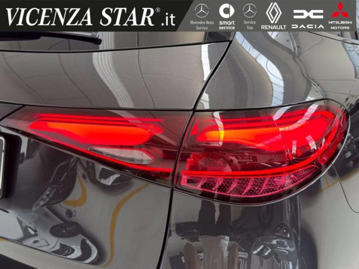 Mercedes-Benz GLC 220 d 4Matic Mild Hybrid AMG Premium Plus (4)
