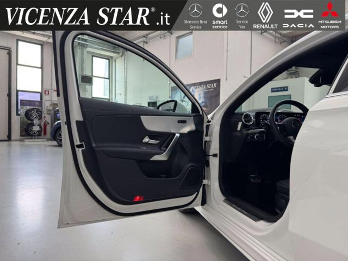 Mercedes-Benz Classe A 180 d AMG Line Premium Plus auto (15)