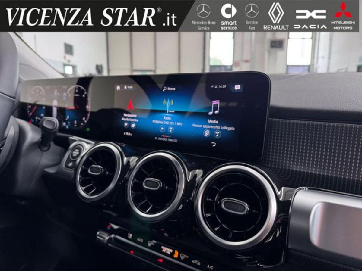 Mercedes-Benz GLB 180 d Automatic Sport (12)
